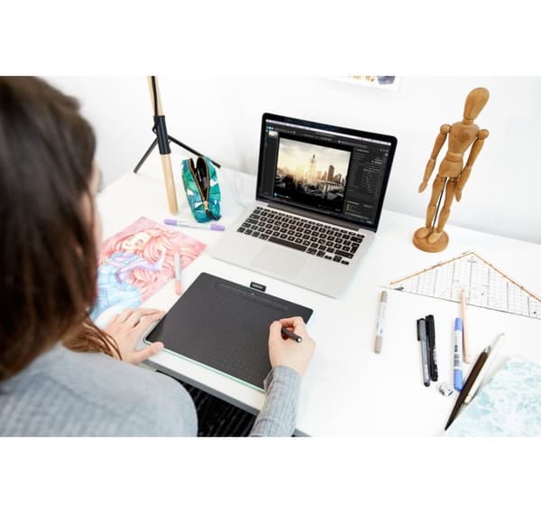 Wacom-näytönohjain Intuos M Bluetooth, pistaasinvihreä