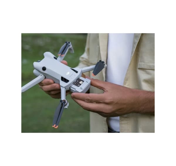 DJI Mini 4 Pro DJI RC-N2 -kaukosäätimellä