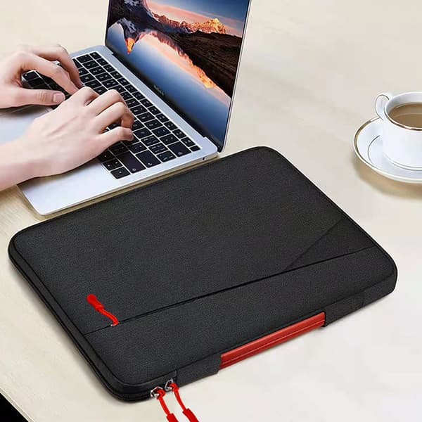 Vattentålig laptopväska i polyester, 13,3" – svart