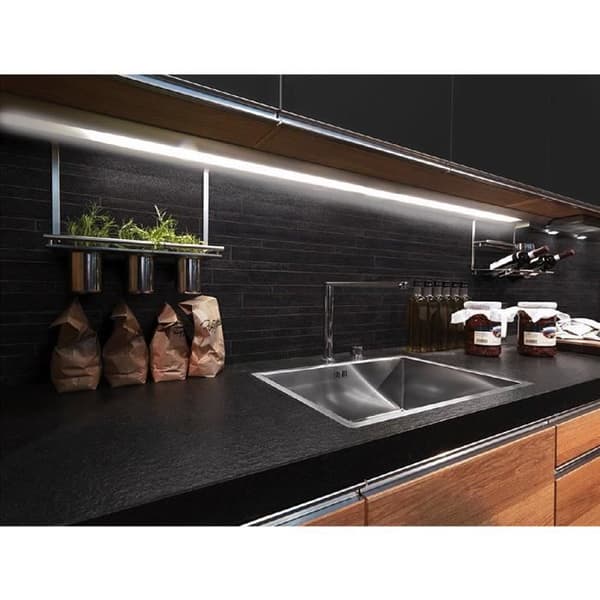 MacLean Energy MCE245 Linjär LED under skåpljus