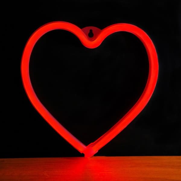 Neon LED Hjärta med Väggfäste och USB-A Port Röd