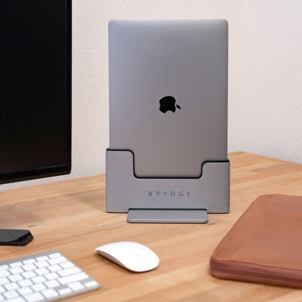 Brydge Vertical Dock för 15-tums Macbook Pro Sølv