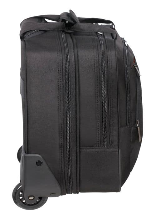 Garanti: 2 år Material: Polyester Mått: 38 (h) x 44 (b) x23 (d) cm Datorskärmsmått: 15,6" Volym: 22L Vikt: