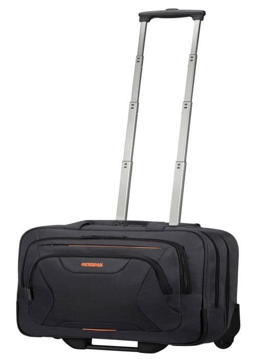 Garanti: 2 år Material: Polyester Mått: 38 (h) x 44 (b) x23 (d) cm Datorskärmsmått: 15,6" Volym: 22L Vikt: