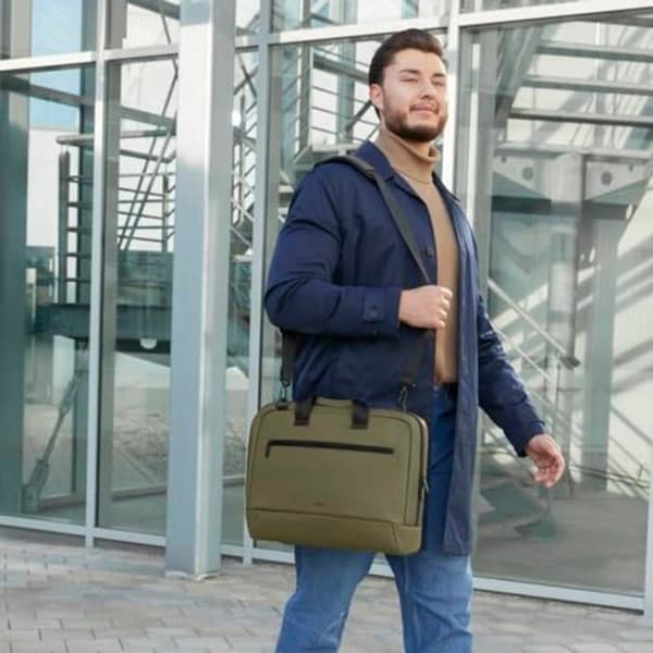 Laptopväska - HAMA - Ultralätt - Vattentålig - Vadderad - 15,6" till 16,2"