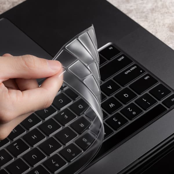 Moshi ClearGuard MB - Tangentbordsskydd för MacBook Pro 14" / 16" / MacBook Air 13,6" / 15" (M3/M2/2024-2022) (amerikansk layout)