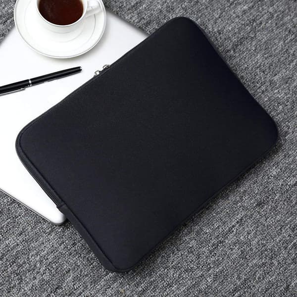 Datakotelo 13 ja 15 tuumalle, sopii MacBook Prolle ja ilmalle.