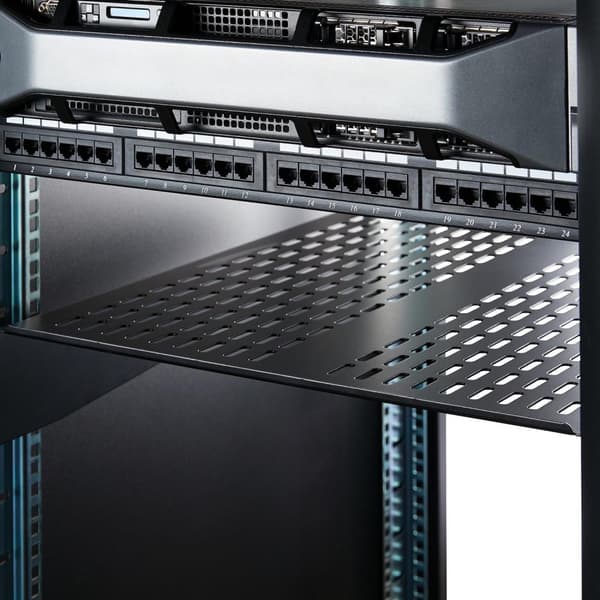 StarTech 2U 22 tommer ventilerende hylde - Rackmonterbar - Fast hylde Serverrack Serverskab - 22 kg