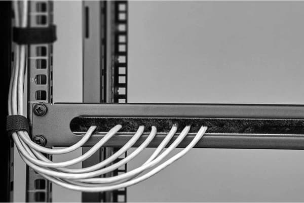 Renkforce RF-3429146 48,30 cm (19") børstebånd til netværksskab 1 U sort (RF-3429146)