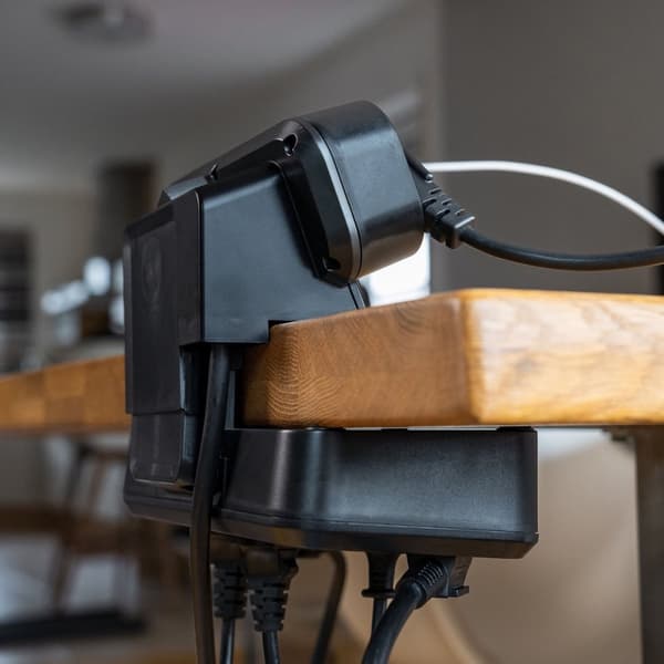 Brennerstuhl estilo Duplex strømskinne 1x USB CA 10x jordede stik - Duplex - Sølv, Sort