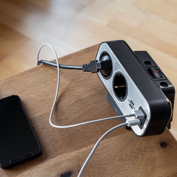 Brennerstuhl estilo Duplex strømskinne 1x USB CA 10x jordede stik - Duplex - Sølv, Sort