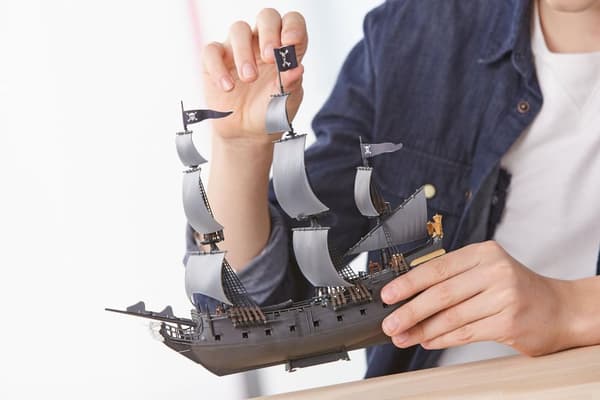 Revell 05499 Black Pearl Boat (rakennussarja) 1:150