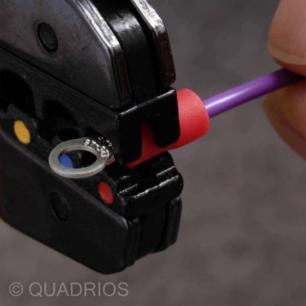 Quadrios 22C452 rengaskaapelikenkä Poikkipinta (max.): 4,0 mm² Reiän halkaisija: 5,3 mm Osittain eristetty Musta 1 sarja