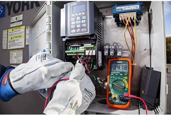 Extech EX350 - yleismittari - trms - CAT III 600V - kosketukseton jännitteen ilmaisin - näytön taustavalo