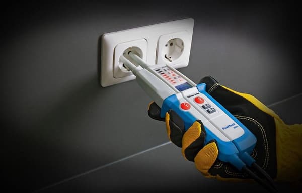 PeakTech Spændings- og kontinuitetstester, AC/DC, 6 V ... 1 kV, IP64, LCD-display med baggrundsbelysning, visuelt/hørbart (P1096)