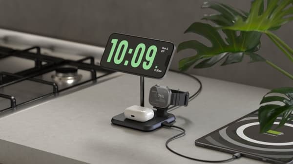 Zenin 4-in-1 langaton laturi. Lataa samanaikaisesti MagSafe-yhteensopivan iPhonen + Apple Watchin + AirPods + sisäänrakennetun 18 W USB-C-portin Qi- j