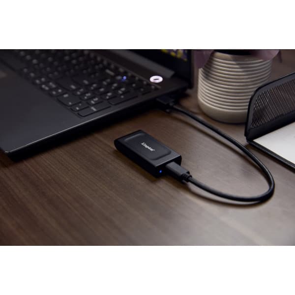Kingston XS1000 -ulkoinen SSD-levy, 1 Tt, musta