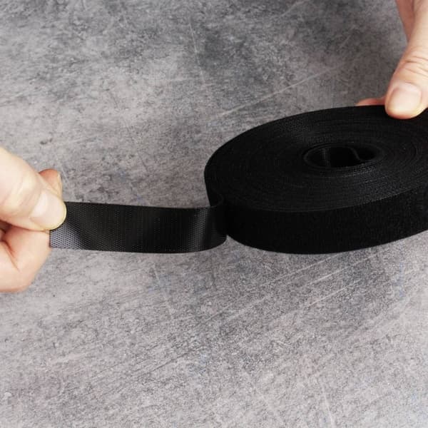 Quadrios 23CA191 Velcro Til bundtning af krog og løkkedel (lxb) 10 m x 20 mm Sort 10 m