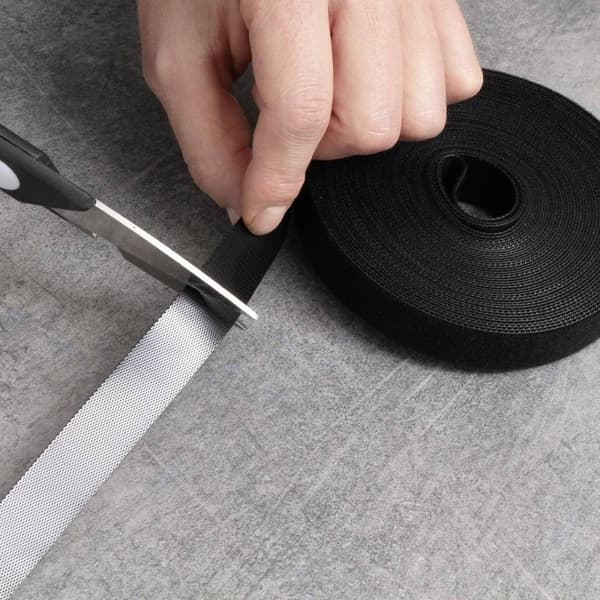 Quadrios 23CA191 Velcro Til bundtning af krog og løkkedel (lxb) 10 m x 20 mm Sort 10 m