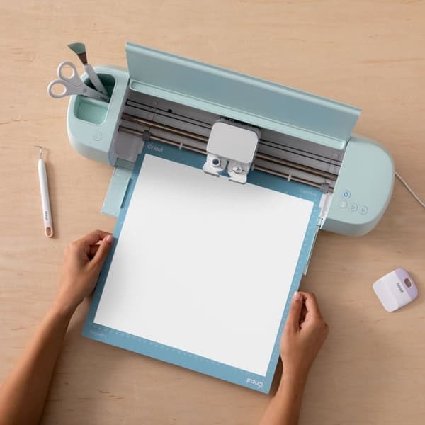 Cricut Color Changing Iron-On - UV aktiveret - pastelrød - 30x48cm