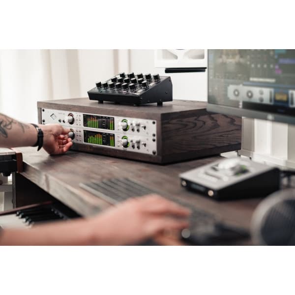 Universal Audio Apollo x6 Gen 2 ESS+ ljudkort för Thunderbolt 3