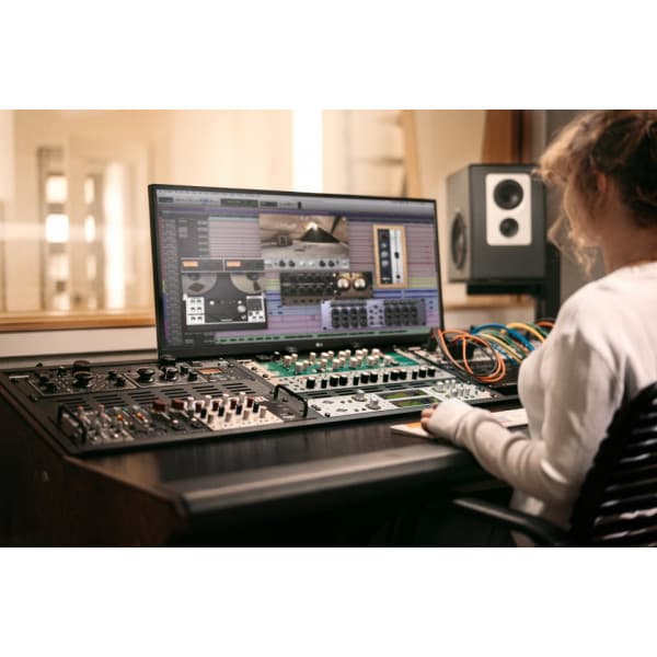 Universal Audio Apollo x6 Gen 2 ESS+ ljudkort för Thunderbolt 3