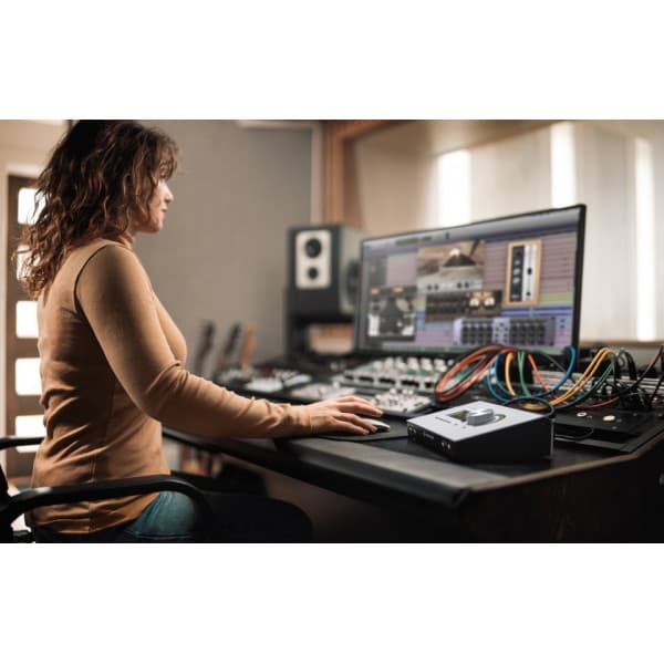 Universal Audio Apollo x4 Gen 2 STU+ ljudkort för Thunderbolt 3