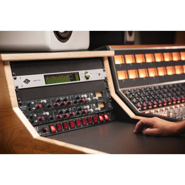 Universal Audio Apollo x16 Gen 2 ESS+ -ljudkort för Thunderbolt 3