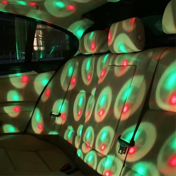 Auton kattoyövalo LED-ilmapiirilamppu Disco Discoball Party monia värejä