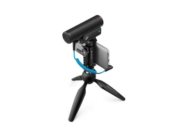 Sennheiser MKE 400 MOBILE KIT - Mikrofon pojemnościowy, superkardioidalny, wyposażony w filtr dolnoprzepustowy ze statywem Manfrotto