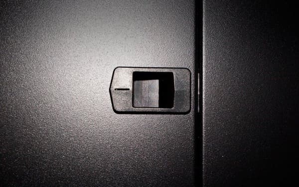 15U mini serverskab med perforeret låge 600x600x860mm (BxDxH)