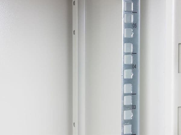 10" vägghus, 9U, ljusgrå (RAL7035), 312 x 300 mm, monterad, Good Connections® (GC-R0101)