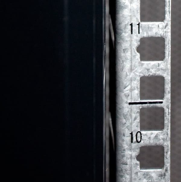 DSIT 12U miniserverskåp/serverskåp med glasdörr 600x800x720mm (BxDxH) - 19 tum
