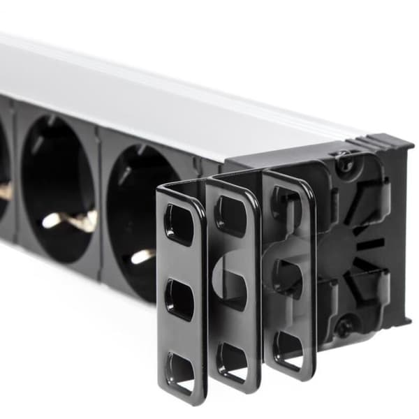 Salicru - Elskena med 12 IEC C13-kontakter och strömbrytare för 19" rack från Salicru