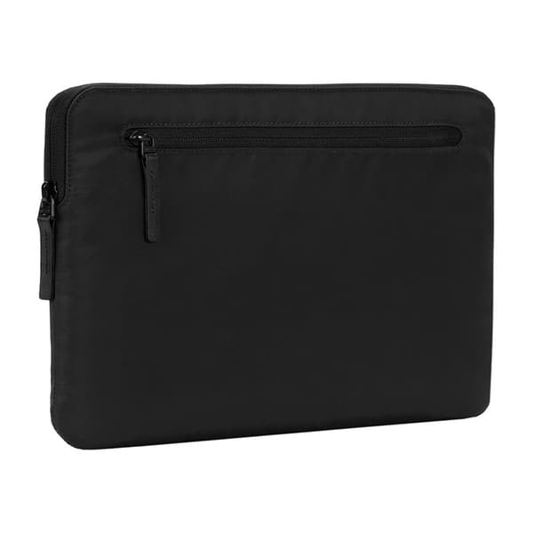 Incase Compact Sleeve Flight Nylon -kansi taskulla MacBook Prolle 14" (M3/M2/M1/2023-2021) (musta)