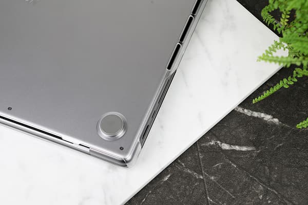 Moshi iGlaze Hardshell -kotelo - MacBook Air 13,6" M3 (2024) / M2 (2022) kansi (Stealth Black)