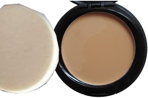Sleek Creme To Powder Foundation SPF15 - 484 Sand
