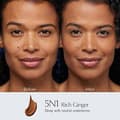 Miniatyrbild 4 av 5: Revlon Colorstay Mineral Mousse Makeup SPF 20 - 070 Medium Deep