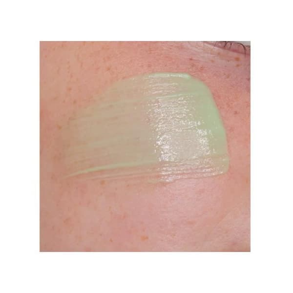 Essence - Redness Reducer Anti-Redness Primer -