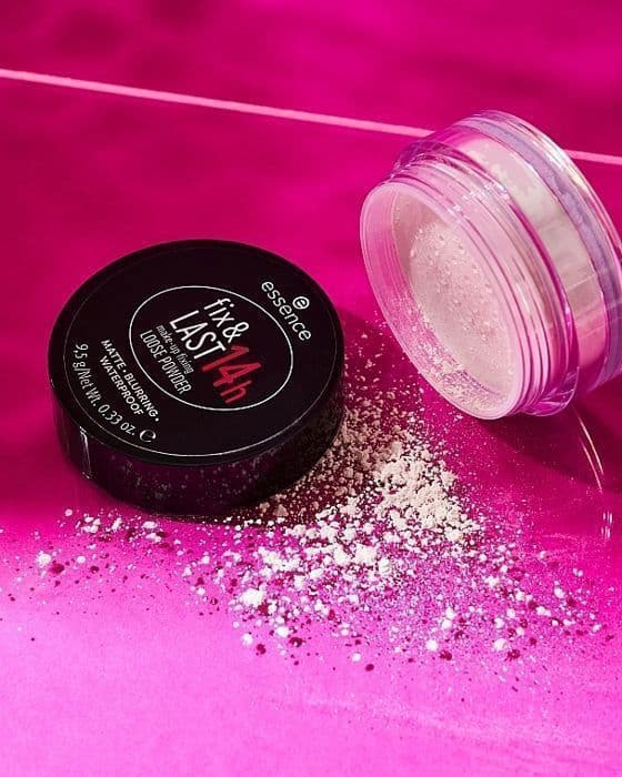 Puder Fri - Essence - Fixera & Håller 14h - Vattentålig - Vegansk - Hållbarhet 24h