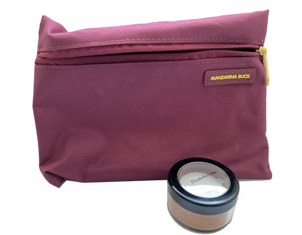 Elizabeth Arden High Performance Blurring Loose Powder Medium/Deep+Mandarina Duck Original Makeup Purse