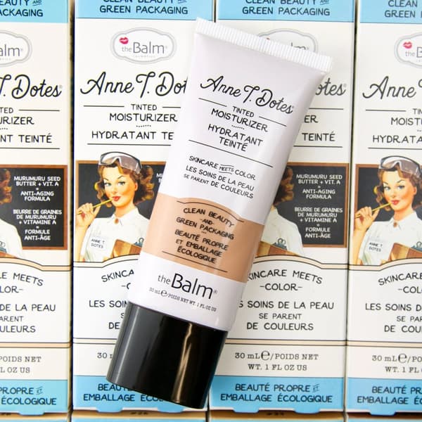 TheBalm® Anne T. Dote Tinted Fuktkräm 14 Light 30 ml