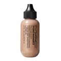 Miniatyrbillede 1 af 3: MAC® Studio Radiance Face & Body Foundation W2 50 ml
