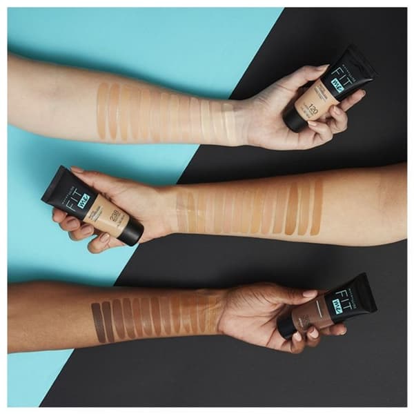 Foundation - Maybelline - Fit Me 220 Natural Beige - 30ml - Icke-komedogen - Mattifierande effekt