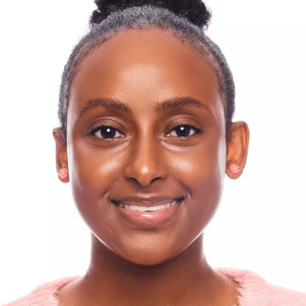 Essence - Skin Tint Foundation - 130