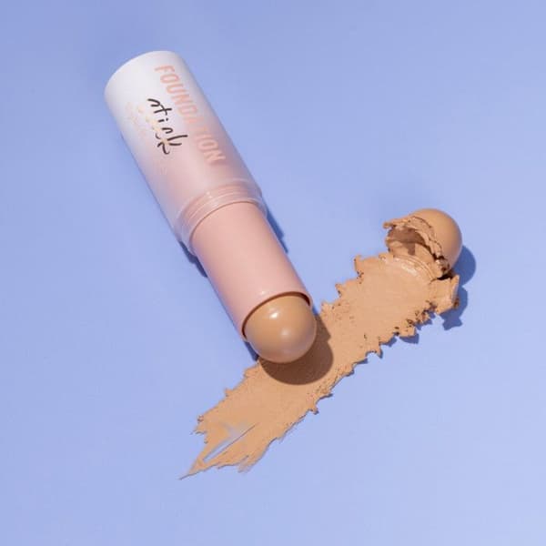 Essence - Foundation i Stiftform - 160 -