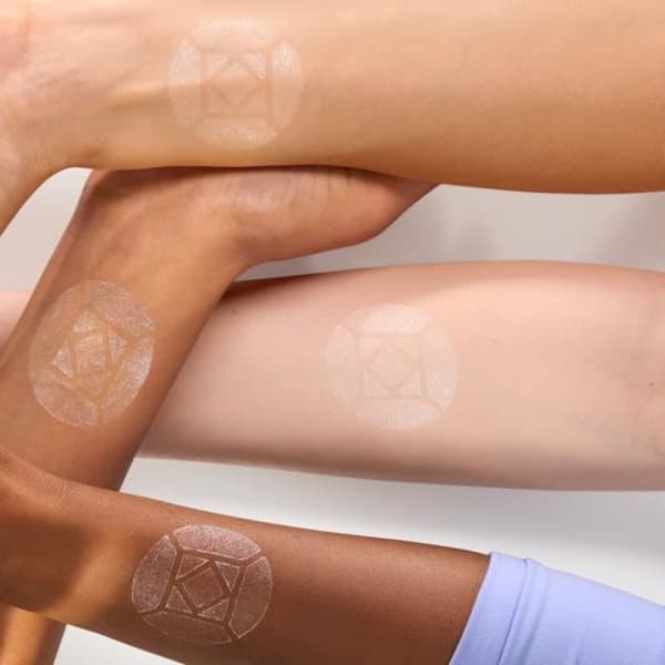 Essence - Illuminator Stick Baby Got Diamond -