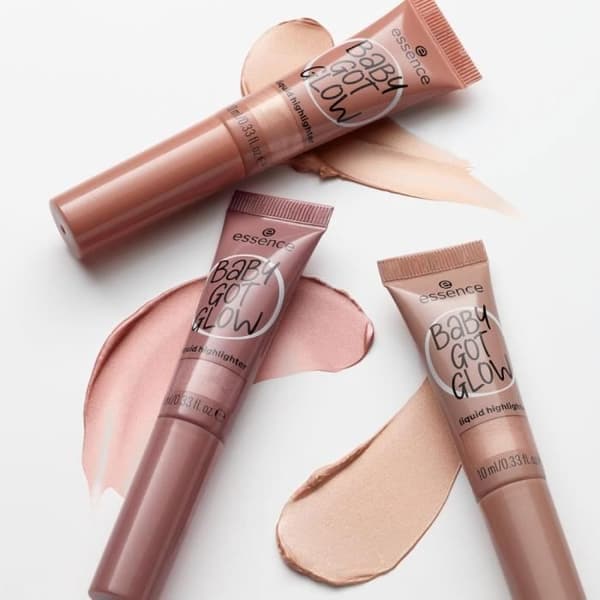 Highlighter Vätska - Essence - Baby Got Glow - Nyans Champagne - 30 Breezy Bronze - Naturligt Ljus