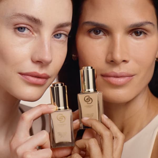 Oriflame Giordani Gold Eternal Glow -meikkivoide SPF 25 - Vanilja Neutral 30 ml