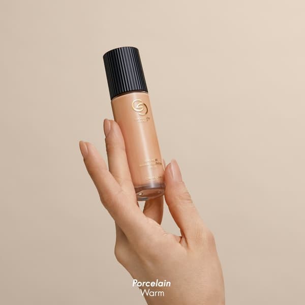 Oriflame Giordani Gold Long-Lasting Mineral Foundation SPF 20 - Naturlig Beige 30 ml